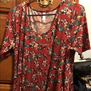 Medium LulaRoe Perfect T